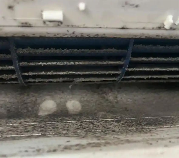 岷县空调吹的风有股烧焦味是怎么回事